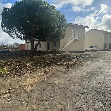 Serene Modern 公寓 *